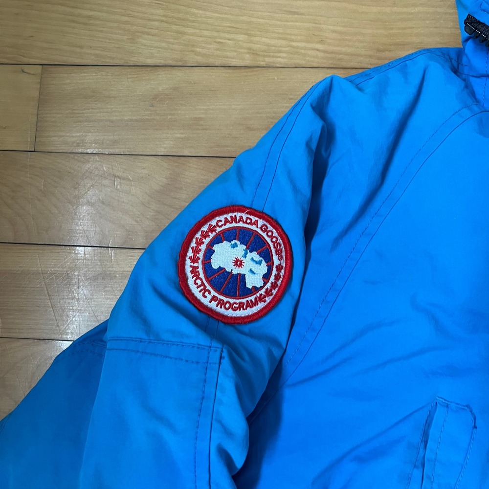 Canada Goose Chilliwack Bomber Jacket Blue Fur Hood Mens Medium M 7950M - Picture 2 of 14